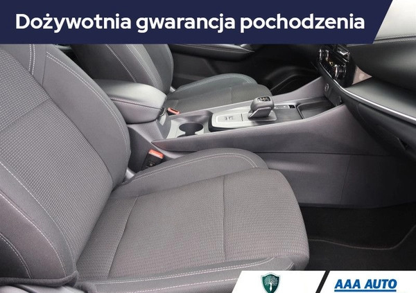 Nissan Qashqai cena 112001 przebieg: 16830, rok produkcji 2022 z Okonek małe 352